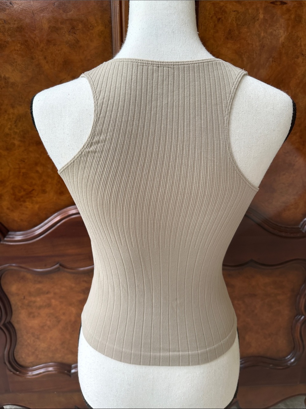 Aura Ribbed Racer Back Tank - Picture 3 of 6